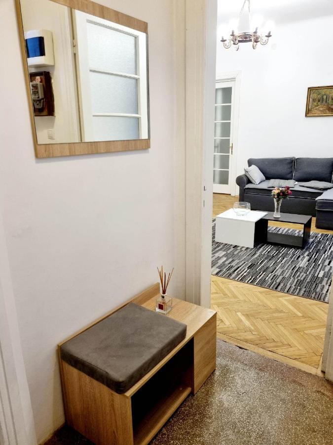 Cozy Apartment Near City Center Bucharest Exterior photo