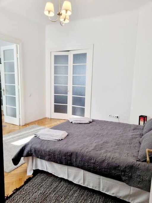 Cozy Apartment Near City Center Bucharest Exterior photo
