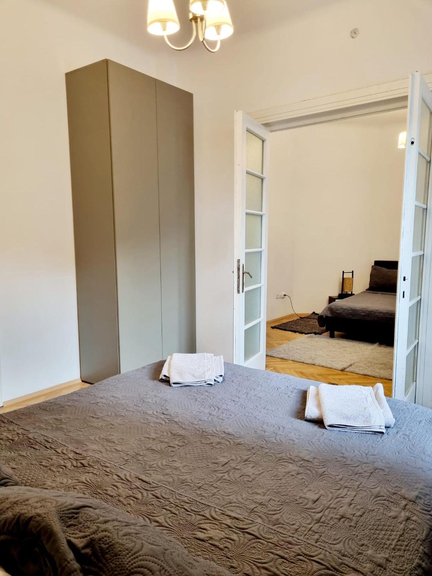 Cozy Apartment Near City Center Bucharest Exterior photo